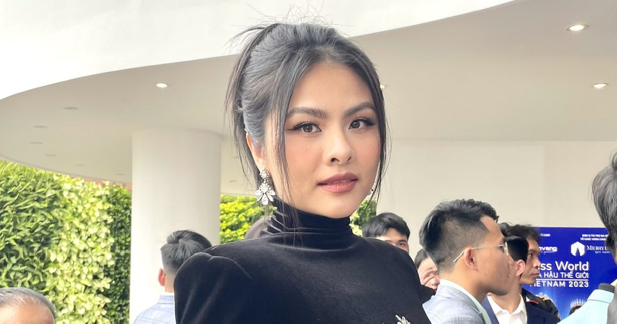 Diễn viên Vân Trang khoe nhan sắc quyến rũ