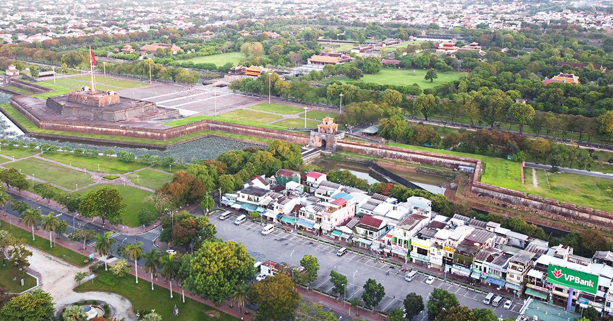 Phong thủy Kinh thành Huế: 30 năm ròng rã xây dựng Kinh thành Huế