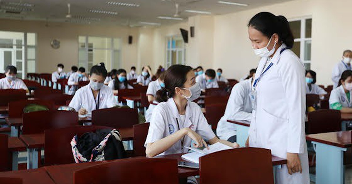 Điểm chuẩn Trường ĐH Y dược TP.HCM: Ngành y khoa lấy 27,34 và 27,1 điểm