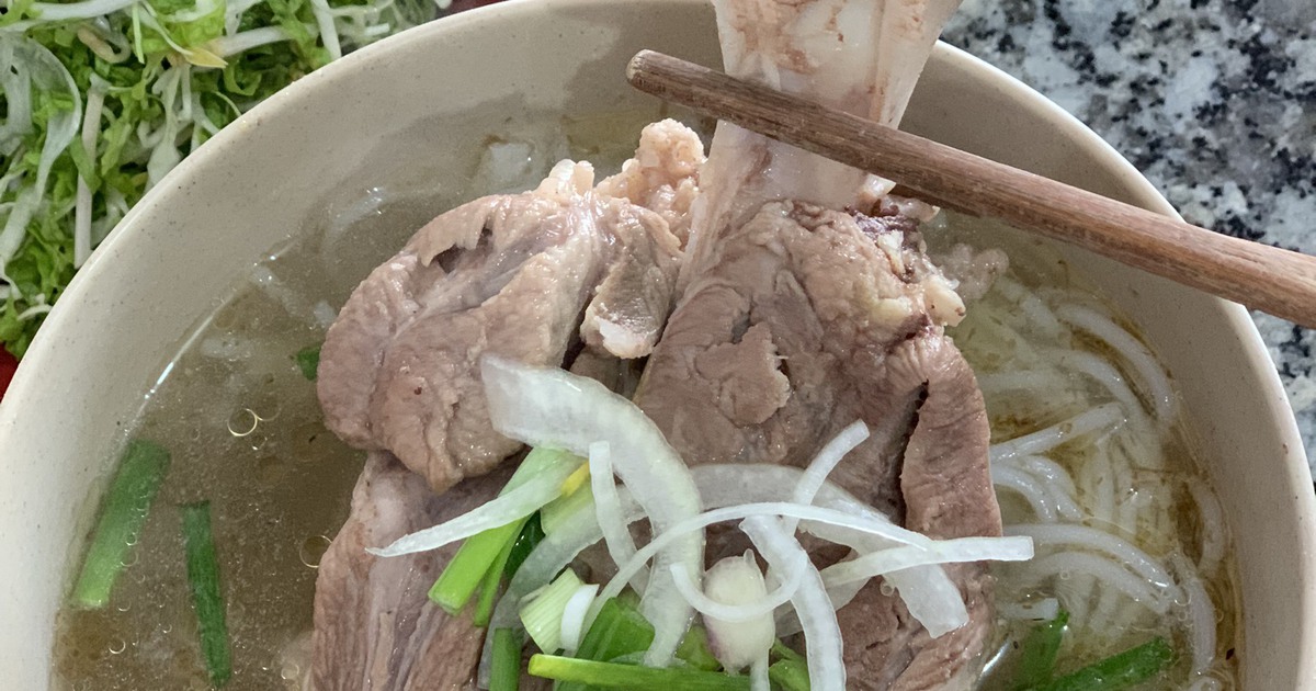 Về Buôn Ma Thuột ăn lòng nướng mắm me, bún chìa, sủi dìn... thơm ngon ngày lạnh