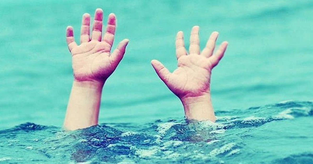 Nam Định: Một nam thanh niên đuối nước khi cùng em trai tắm biển