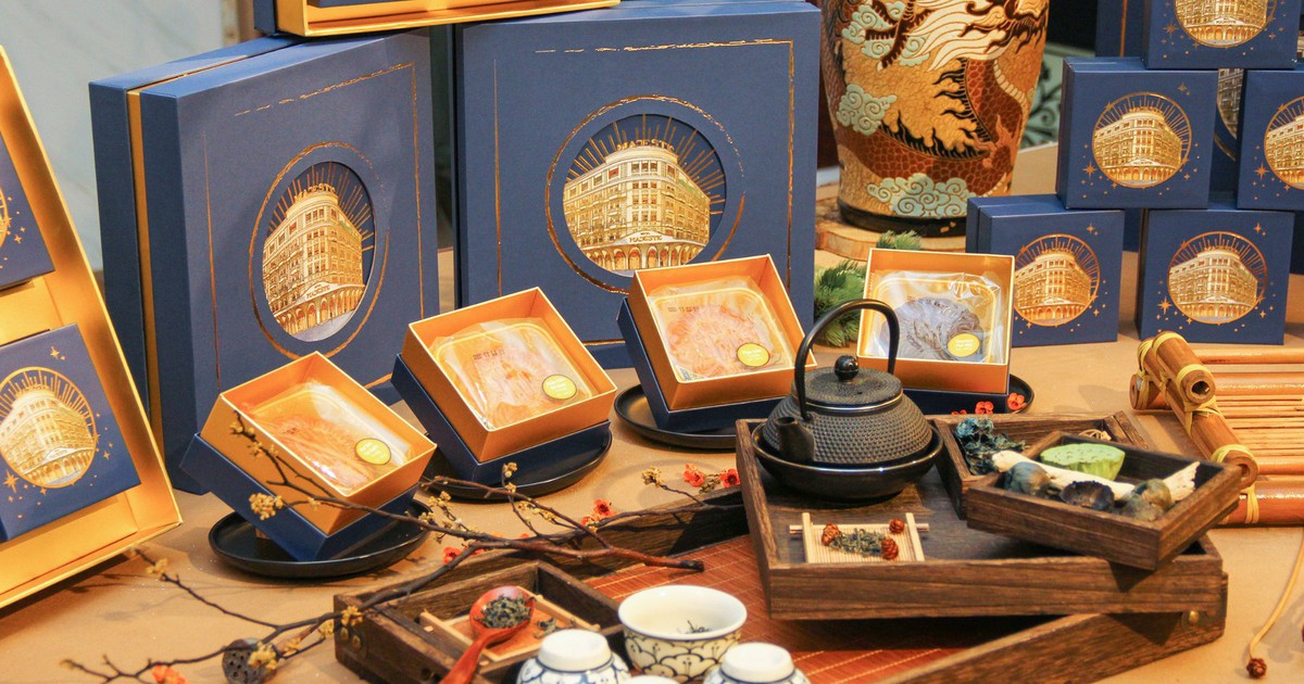 Tết đoàn viên bên chiếc bánh Trung thu từ Saigontourist Group