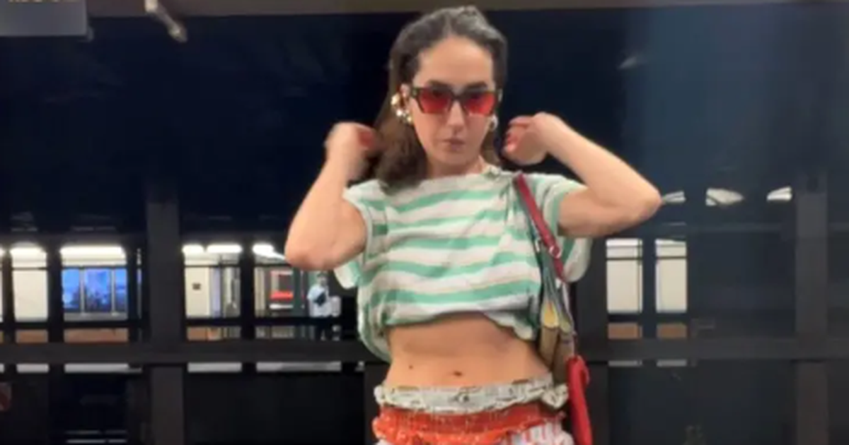 Cô gái làm gì ở ga tàu điện ngầm mà 'gây sốt' cộng đồng mạng?