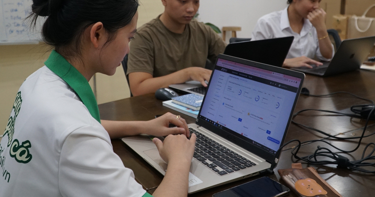 Ngồi làm việc với máy tính lâu ngày, bạn trẻ dễ mắc bệnh gì?