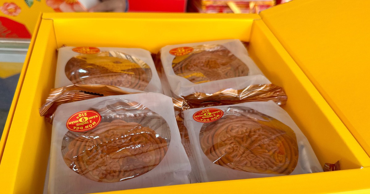 Chủ lò bánh trung thu ở TP.HCM hướng dẫn cách bảo quản bánh đúng cách