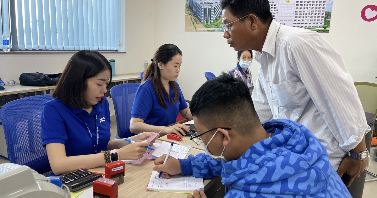 Năm học mới: Đa số các trường ĐH ngoài công lập đều tăng học phí