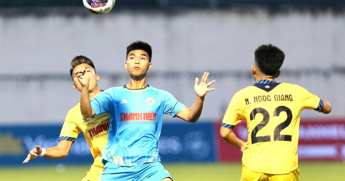 U.21 PVF-CAND gây sốc