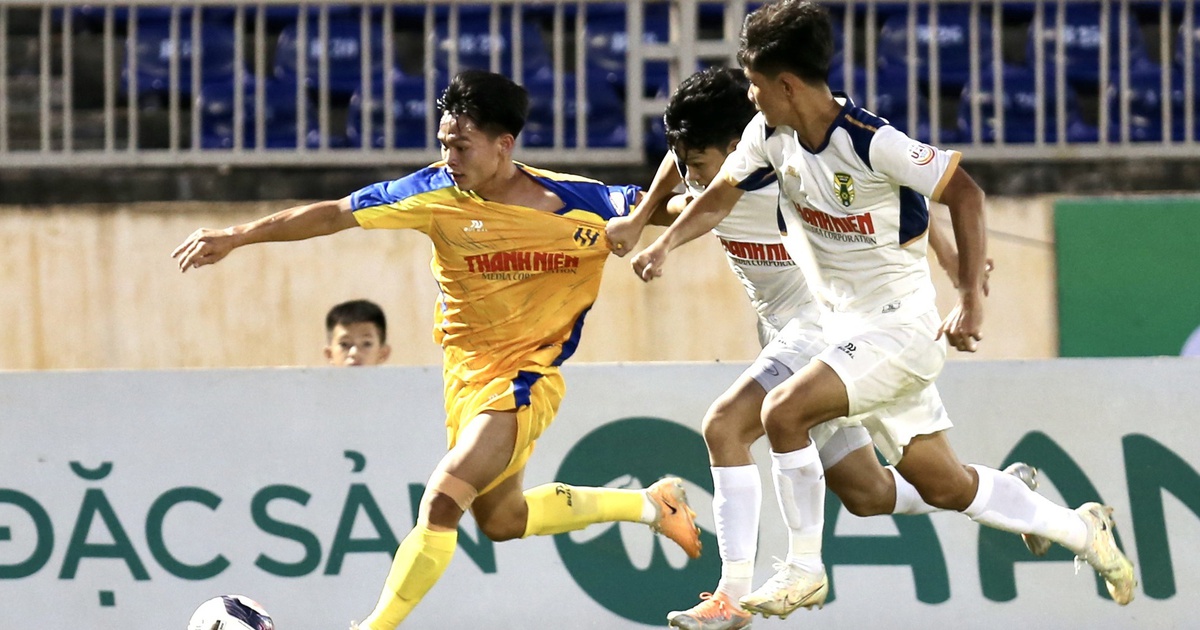 VCK U.21 quốc gia: Chủ nhà SLNA thua sốc trước 'hiện tượng' Kon Tum