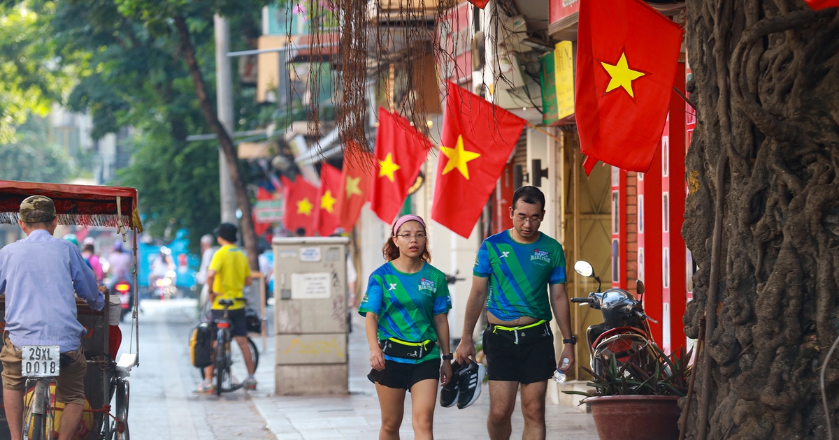 Hà Nội rực rỡ cờ hoa, bình yên trong ngày Quốc khánh 2.9