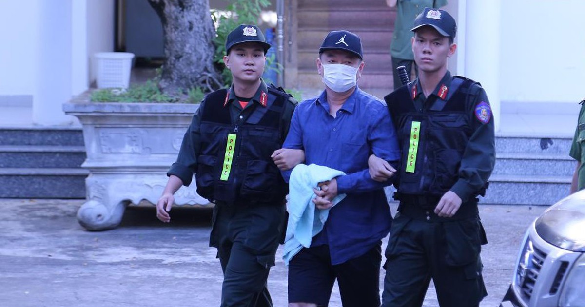 Nợ nần cờ bạc, cướp ngân hàng, trốn truy nã sang Việt Nam tiếp tục đánh bạc