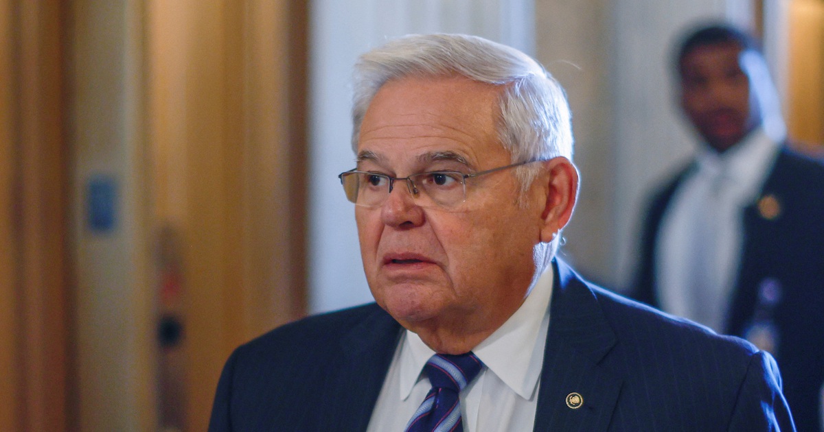 Nghị sĩ kỳ cựu đảng Dân chủ Mỹ bị truy tố vì nhận hối lộ tiền, vàng