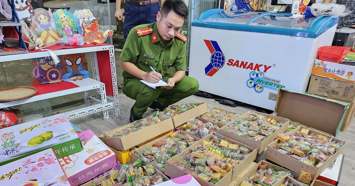 Công an Hải Dương phối hợp thu giữ hàng nghìn bánh trung thu không rõ nguồn gốc