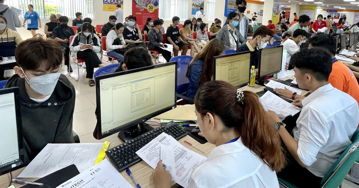 Vừa nhập học, nhiều sinh viên muốn chuyển ngành