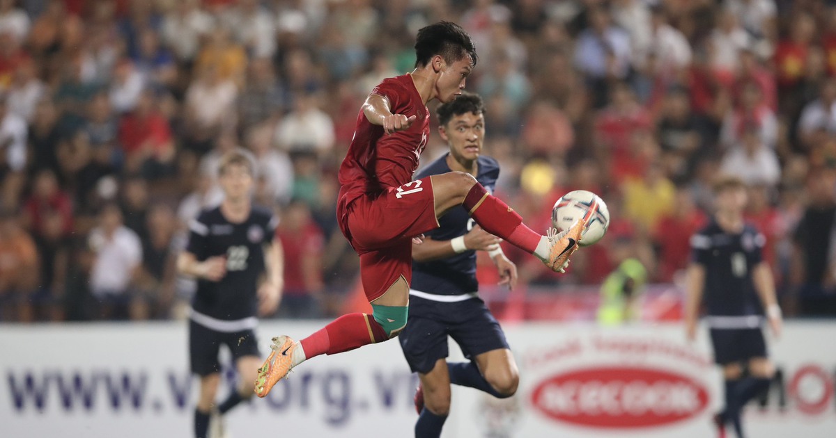 Tài năng trẻ SLNA bất ngờ khi được khoác áo đội tuyển Việt Nam