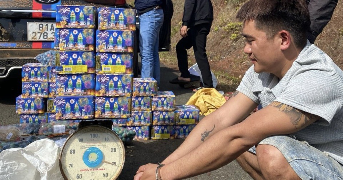 Đắk Nông: Ngụy trang pháo nổ trong thùng 'hạt điều rang muối'