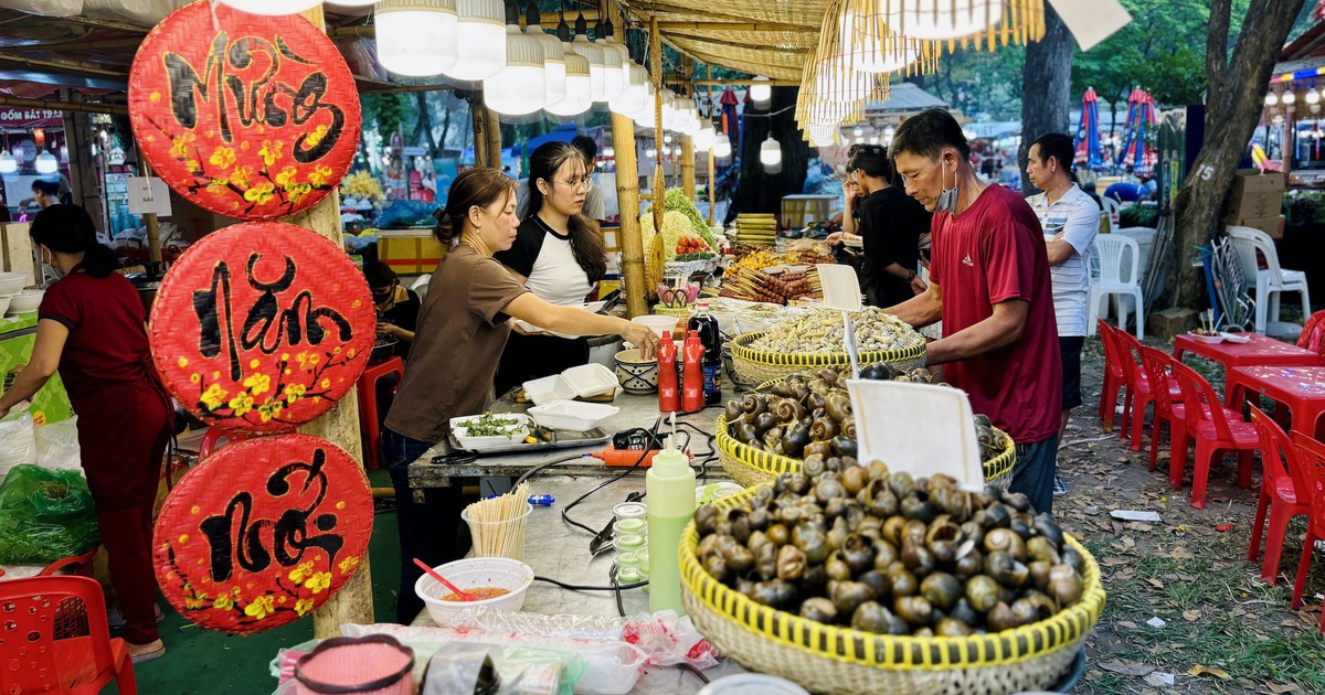 'Thiên đường' món ngon thu hút người dân TP.HCM trong Lễ hội Tết Việt