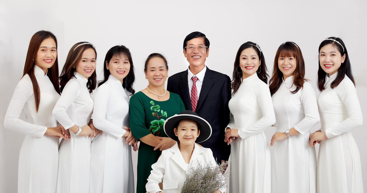 Gia đình có 7 cô 'công chúa' được dân mạng khen ngợi vì xinh đẹp và hiếu thảo