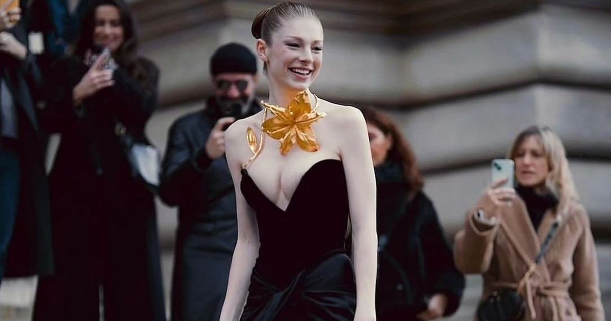 Nhan sắc quyến rũ của mỹ nhân chuyển giới Hunter Schafer