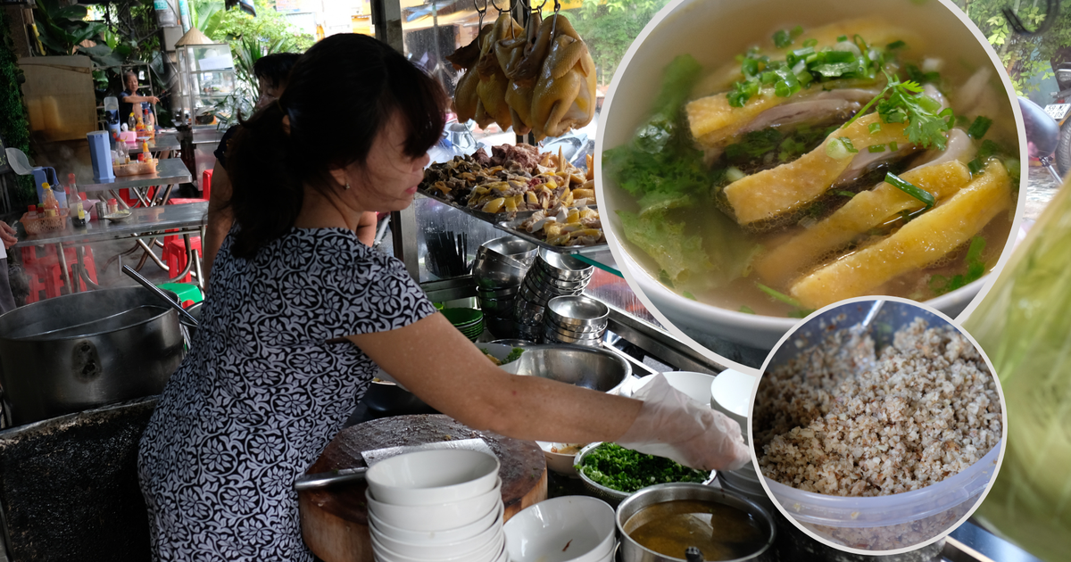 Lạ miệng mì gà ăn kèm củ xá kén thơm nức của người Hoa ở chợ Lớn