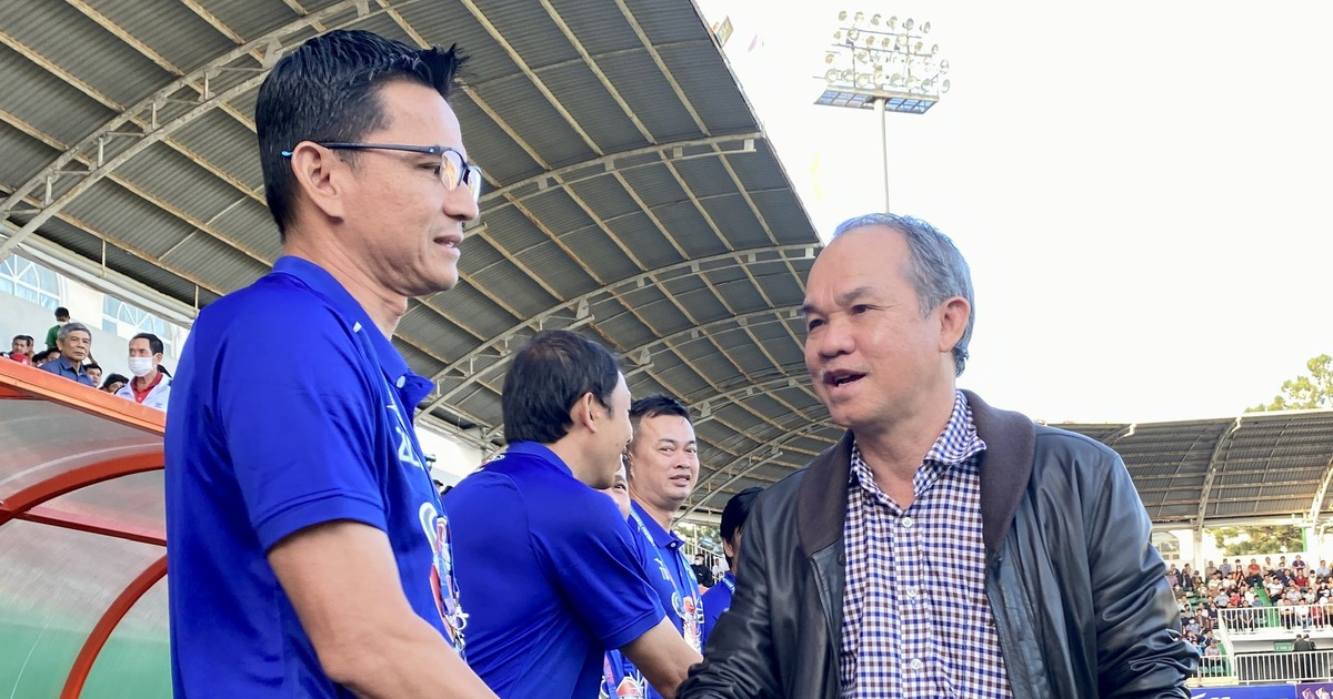 Đặc biệt: Bầu Đức nói lời tâm can khi tiễn Kiatisak đến CLB CAHN