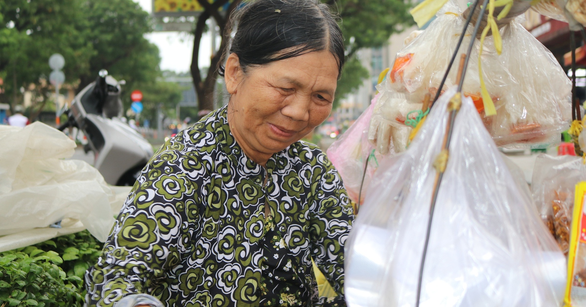 Xóm nghề đồng hương tại TP.HCM: Gánh hàng rong ở 'xóm 77'