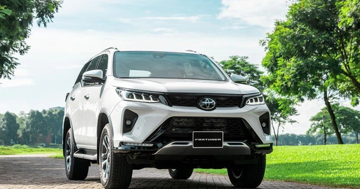 SUV 7 chỗ: Toyota Fortuner hồi sinh vẫn chưa đủ sức ‘lật đổ’ Ford Everest