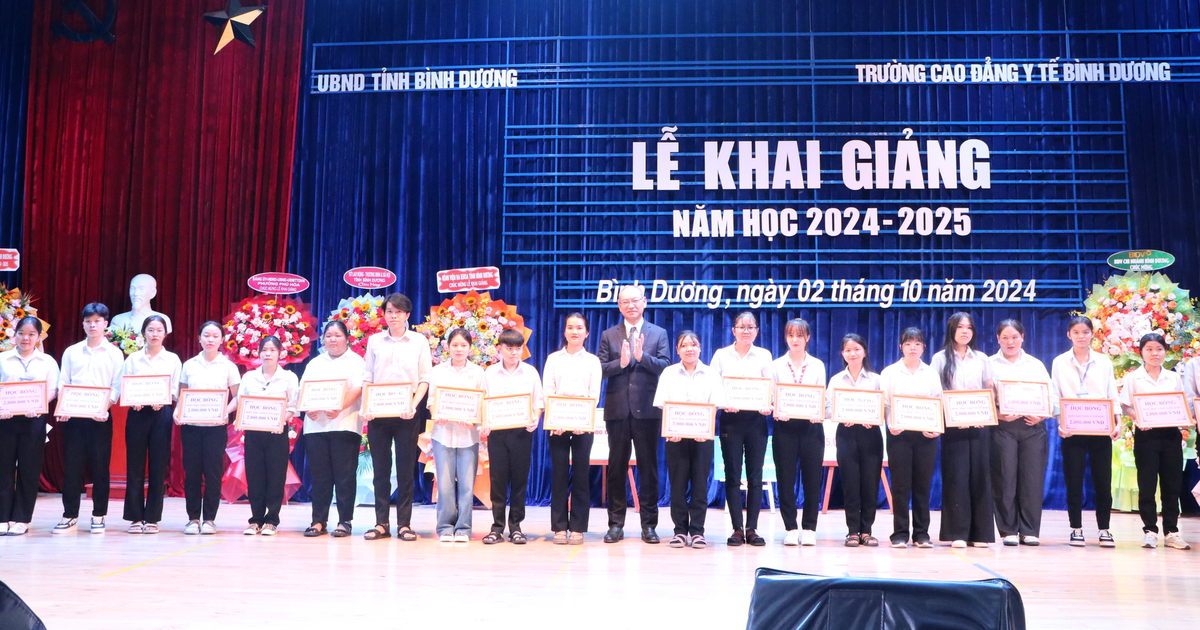 Rohto-Mentholatum (Việt Nam) tiếp tục trao học bổng tiếp sức ước mơ cho dược sĩ trẻ