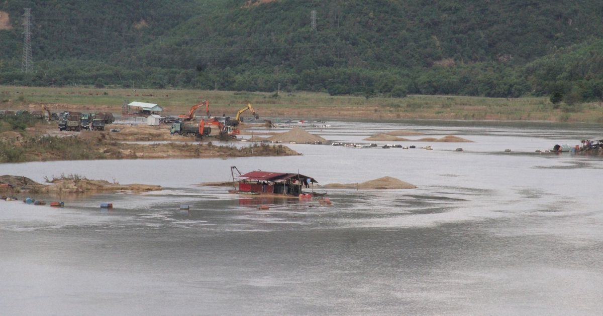 Sau vụ đấu giá mỏ cát tăng giá 308 lần, Quảng Nam chỉ đạo 'nóng'