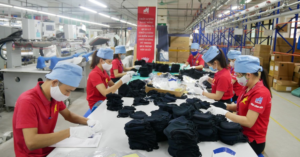 Sau 5 tháng tăng liên tiếp, xuất khẩu dệt may đột ngột giảm mạnh