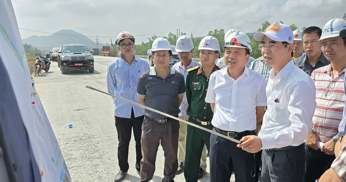 Cao tốc Hòa Liên - Túy Loan: Đơn vị thi công chỉ đưa máy móc ra 'trình diễn'