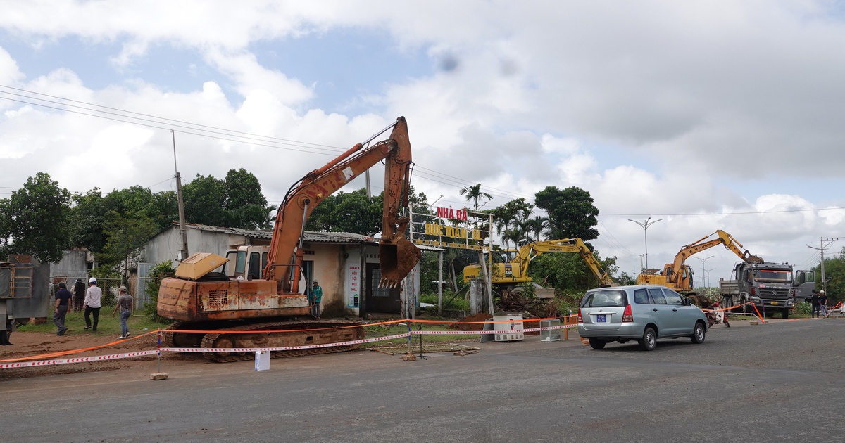 Cưỡng chế đất tại Khu Kinh tế Dung Quất để thi công dự án 400 tỉ đồng