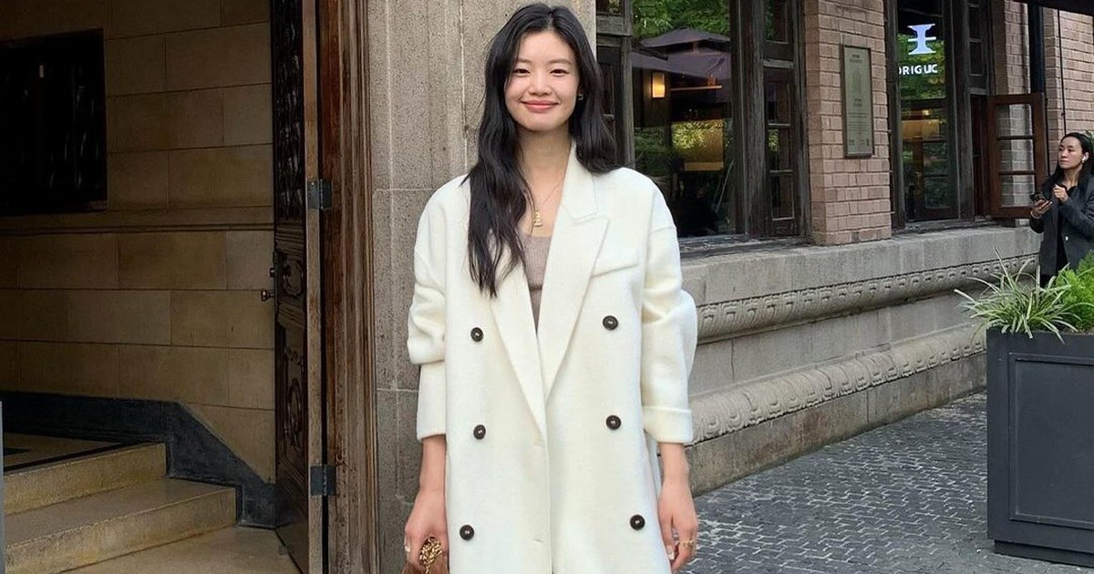 Neutral colored trench coats lead this winter fashion trend