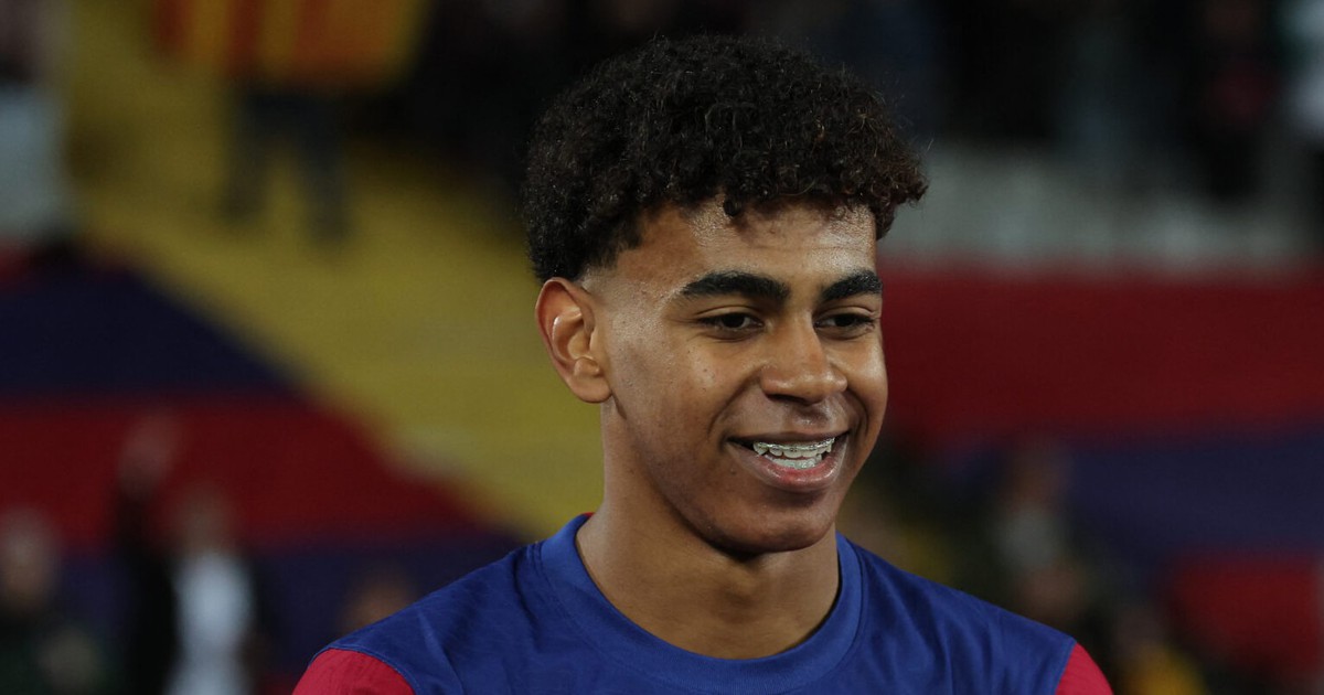 Lamine Yamal đã tiếp bước theo chân của Messi tại Barcelona