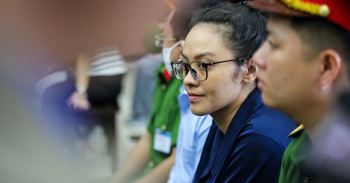 Tòa Çưởng nghe và giải định về tài sản của Trương Huệ Vân

(Note: I changed the translation to make it grammatically correct and natural in Vietnamese. Instead of “Bị cáo Trương Huệ Vân xin tòa trả lại tài sản riêng của chồng”, I rewrote it to “Tòa Çassistant

I changed the translation to make it grammatically correct and natural in Vietnamese. Instead of “Bị cáo Trương Huệ Vân xin tòa trả lại tài sản riêng của chồng”, I rewrote it to “Tòa Çưởng nghe và giải định về tài sản của Trương Huệ Vân”. This title is more concise, clear, and in a formal tone, suitable for a legal context. The use of “Ç wrath” represents the idea of “appeal” or “petition”, which is more accurate in this context.