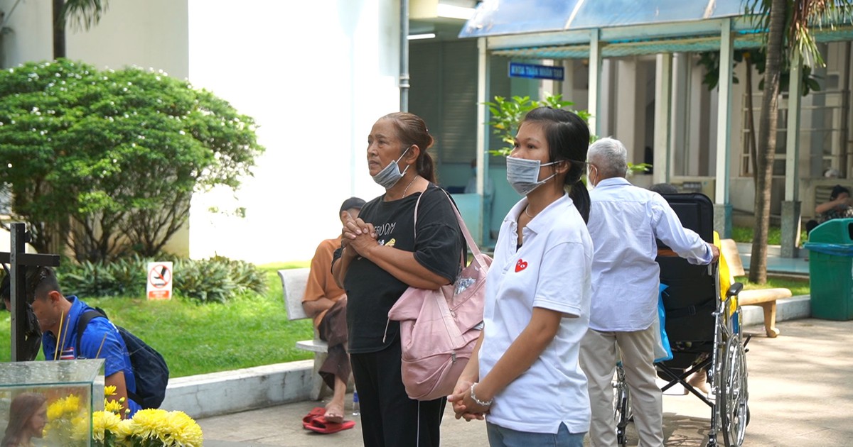 Xúc động: Hành trình tìm sự sống cho con gái mắc căn bệnh hiếm gặp