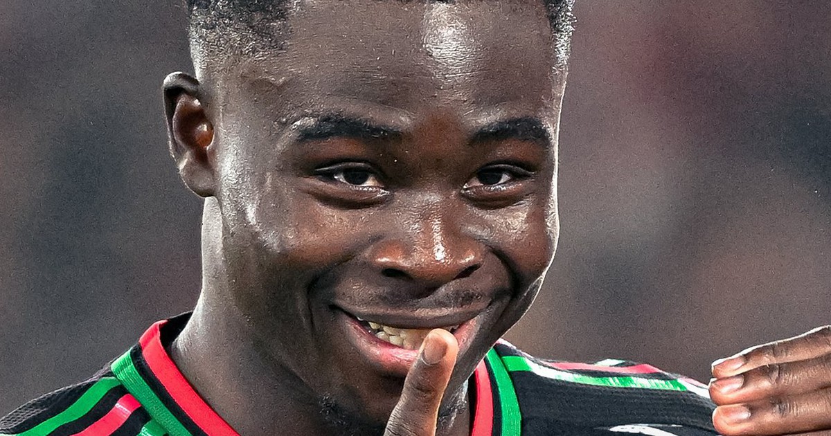 Kỷ lục điên rồ: Ngoại hạng Anh từng có bao nhiêu trận 7 bàn trong hiệp 1?