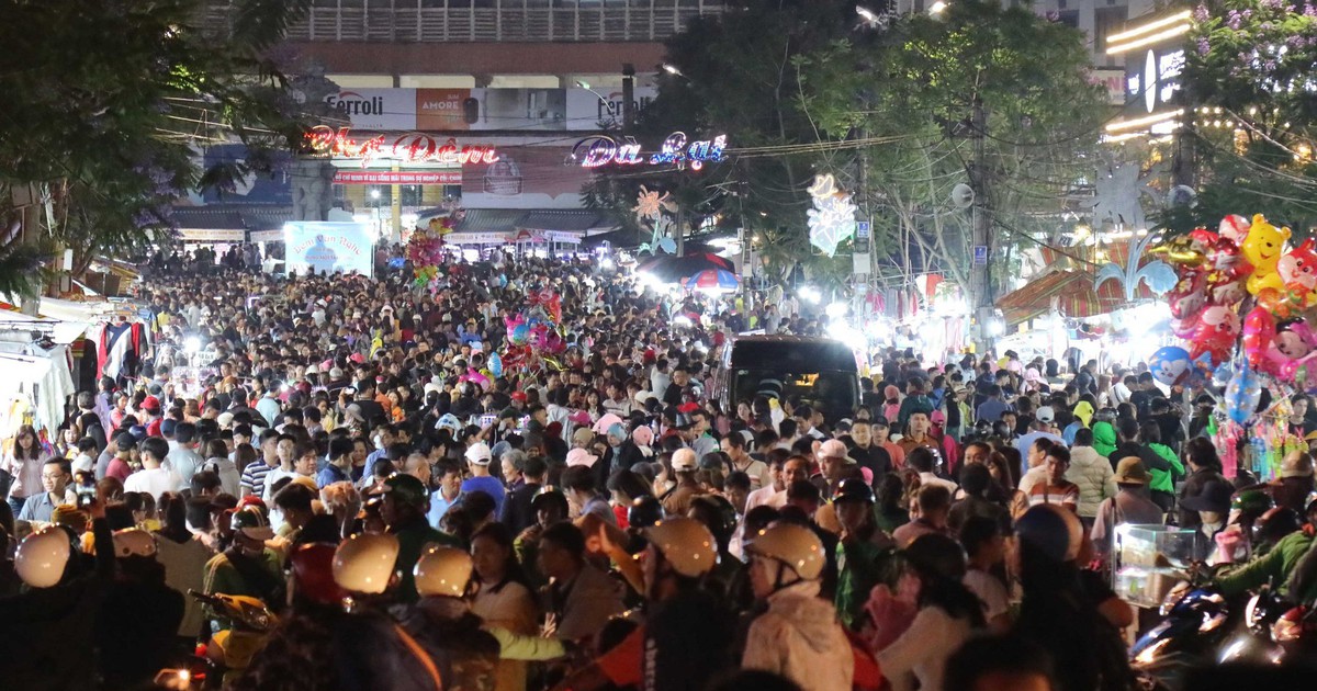 Chủ tịch tỉnh Lâm Đồng: Du khách đi chợ đêm Đà Lạt chỉ ăn cháo, uống bia rồi về