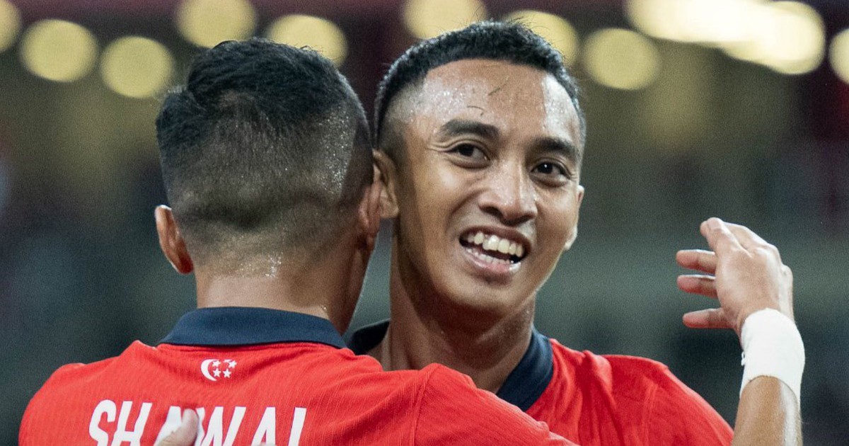 Unbelievable thing about AFF Cup: Cambodian goalkeeper made a double mistake, ‘giving’ Singapore victory!