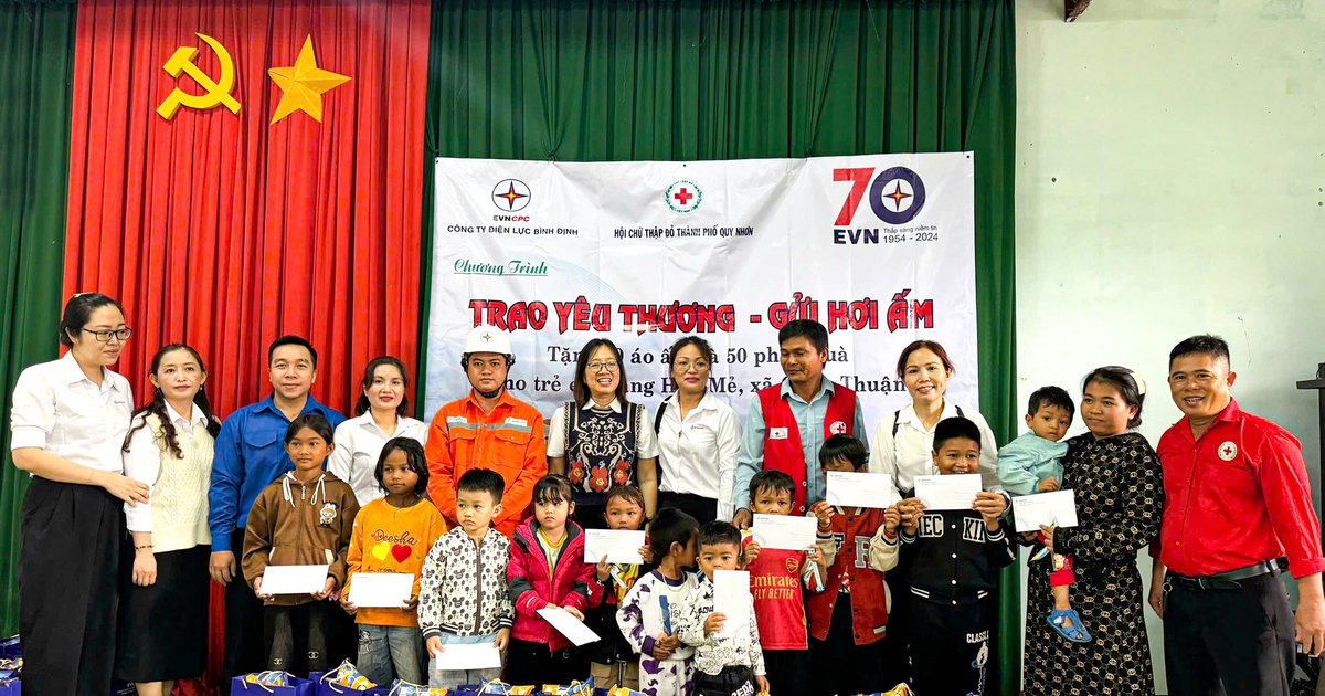 Mang hơi ấm đến với học sinh vùng cao Bình Định