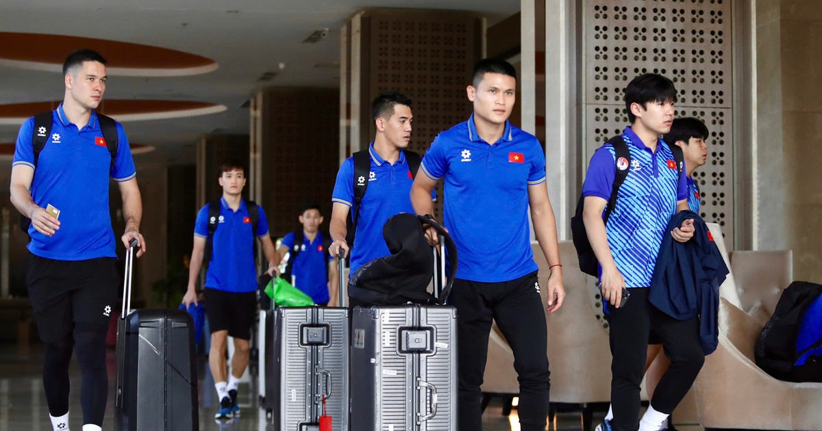 The Vietnamese team returned home at a ‘dangerous’ hour, with hardships piling up