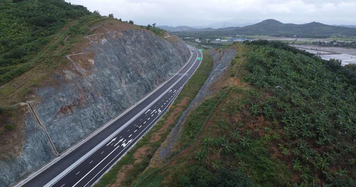 Tập đoàn Sơn Hải đề nghị khai thác 68,35 km cao tốc Vân Phong - Nha Trang