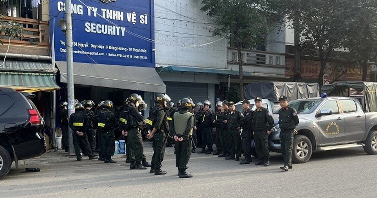 Khởi tố vụ vệ sĩ 'dẹp đường' cho xe đám cưới