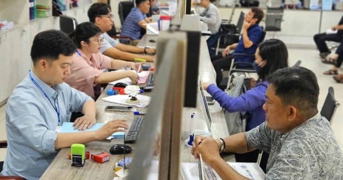 Từng bước bỏ quy định về ngạch và cơ cấu ngạch công chức