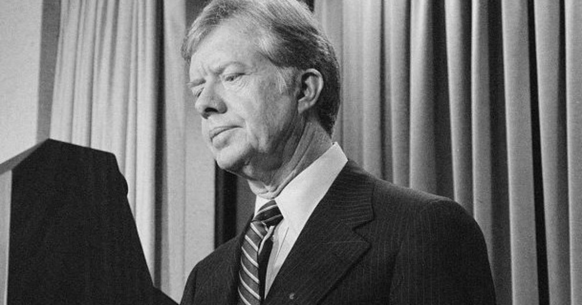 Jimmy Carter - vị tổng thống l&egrave;o l&aacute;i nước Mỹ giữa căng thẳng Chiến tranh Lạnh