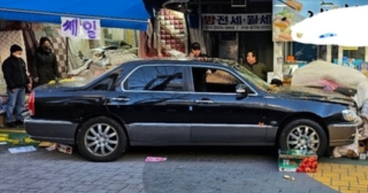 Car crashes into market in Korea, acting president says the situation is ‘unprecedentedly serious’