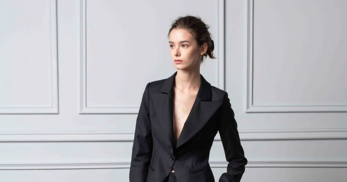 Black trousers, trendy design never goes out of style