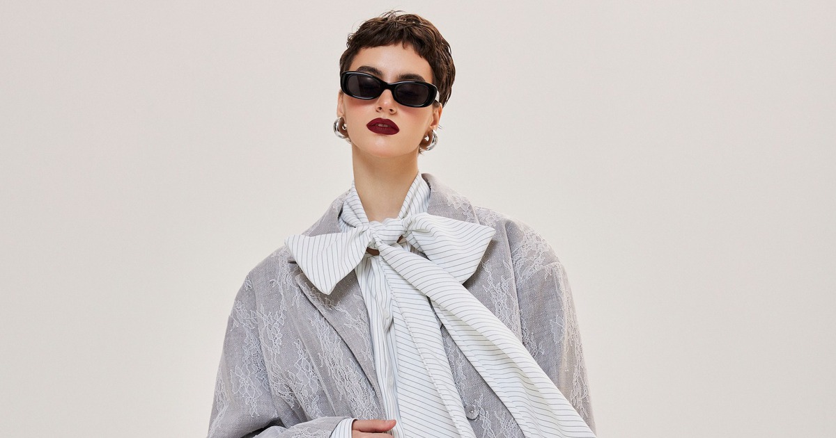 Short winter coat, genderless beauty