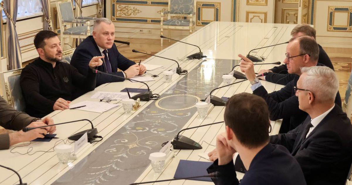 The President of Ukraine sought a diplomatic solution, wanting foreign troops to be stationed