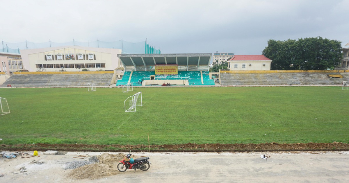 Military Region 5 Stadium ‘changes new clothes’, ready to welcome football teams