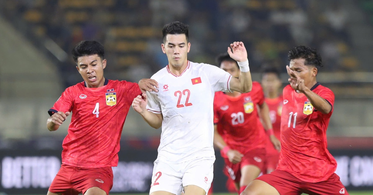 The two strangely opposing halves of the Vietnamese team: The audience had a heart attack